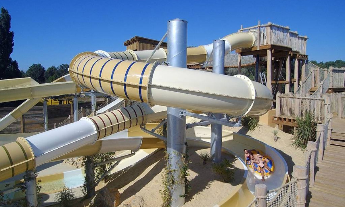Camping-Le-Serignan-Plage-glijbaan Camping-Le-Serignan-Plage-glijbaan