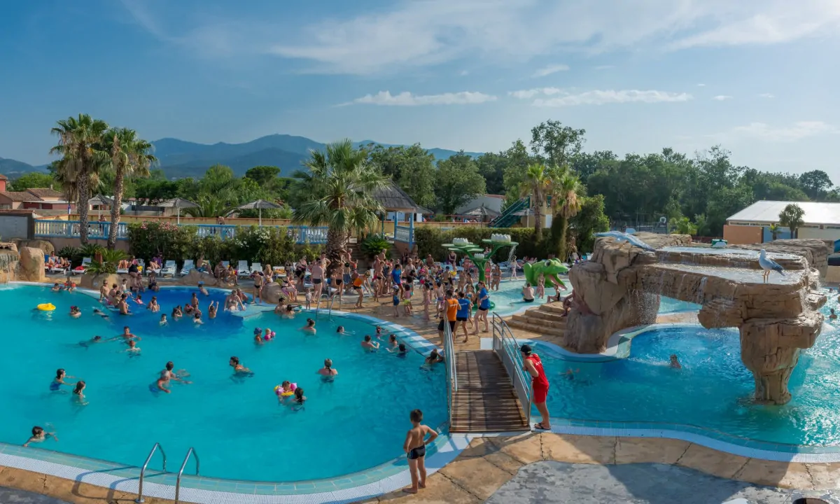 Camping-Front-de-Mer-Argelès-sur-Mer-zwembad-overzicht