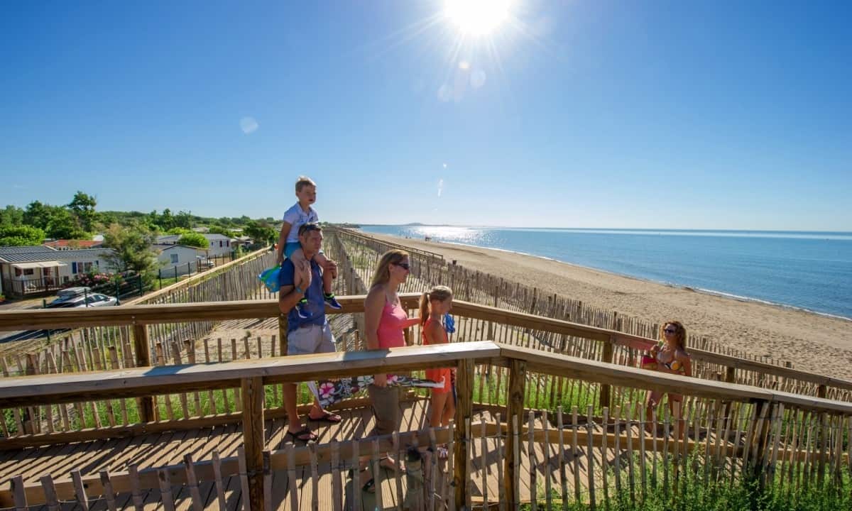 Camping-Le-Méditerranée-Plage-strand Camping-Le-Méditerranée-Plage-strand