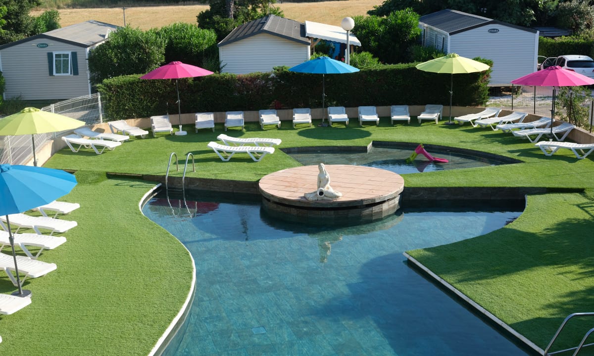 Camping-Les-Jardins-d-Elsa-zwembad Camping-Les-Jardins-d-Elsa-zwembad