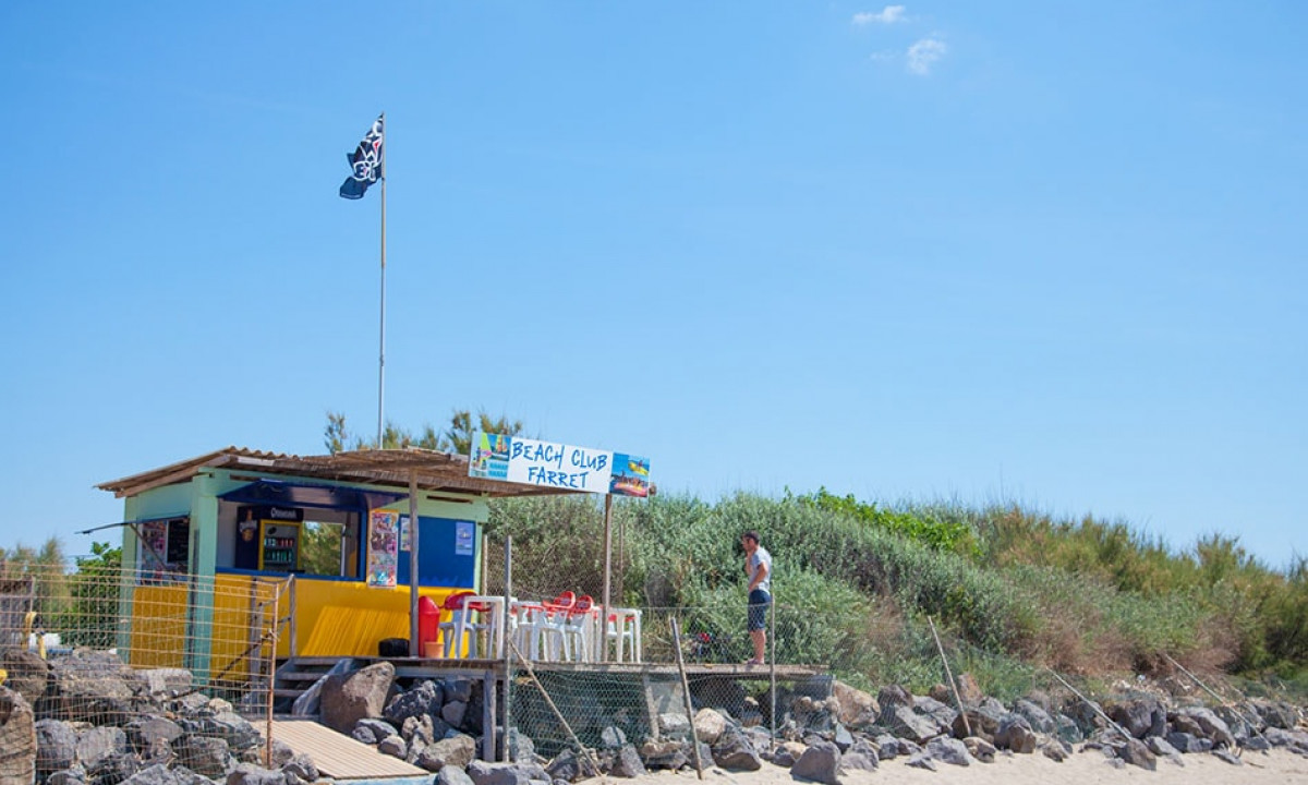 Camping-Le-Club-Farret-strandbar Camping-Le-Club-Farret-strandbar