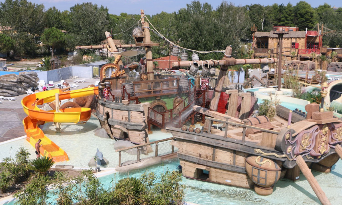 Camping-Les-Sables-dOr-Piratenschip Camping-Les-Sables-dOr-Piratenschip