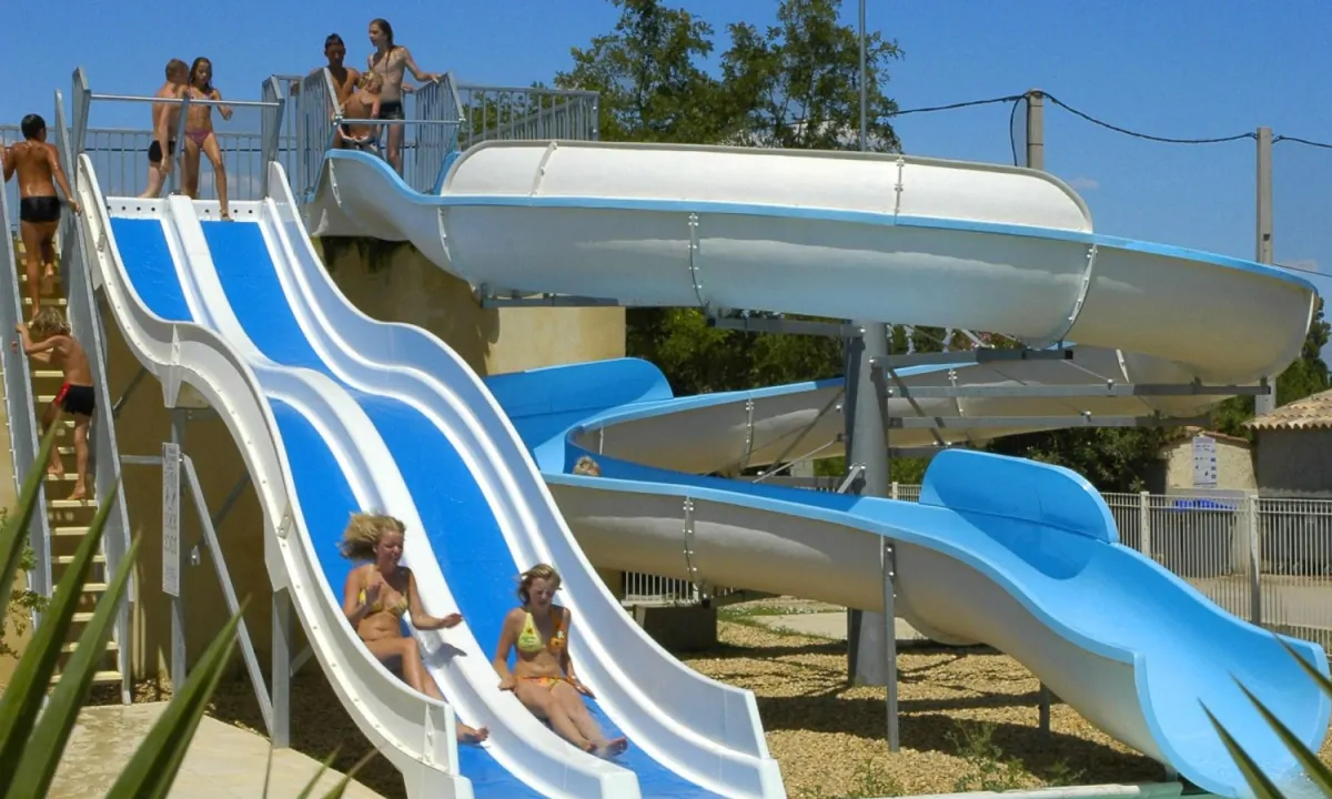 Camping-Bon-Port-Lunel-glijbanen