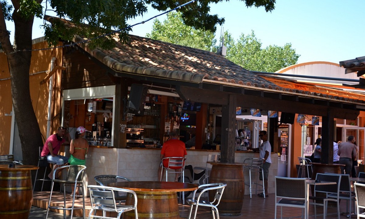 Camping-Les-Salisses-bar Camping-Les-Salisses-bar