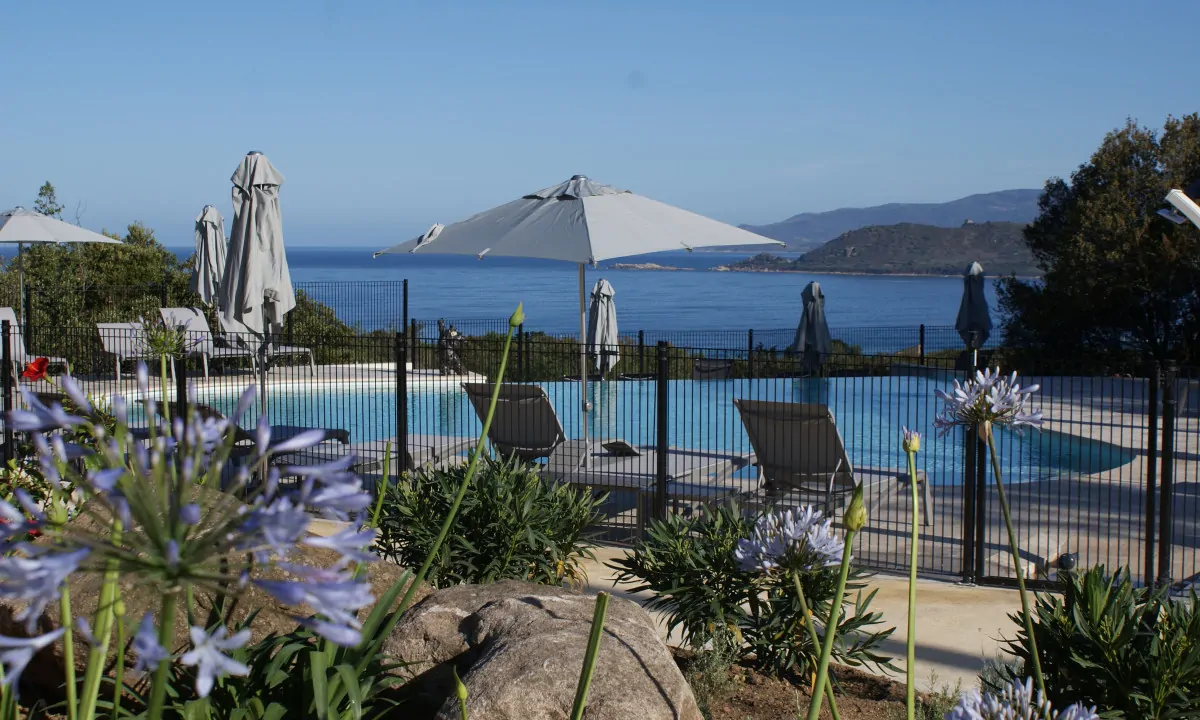 Camping-Lacasa-Corsica-zwembad-uitzicht Camping-Lacasa-Corsica-zwembad-uitzicht