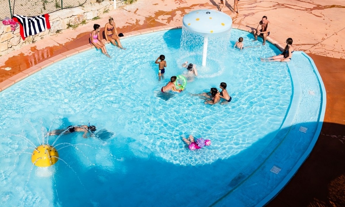 Camping La Baie des Anges in La Ciotat, Provence-Alpes-Côte d'Azur, France photo 2