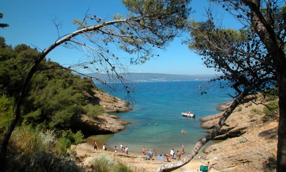 Camping-La-Baie-des-Anges-zee Camping-La-Baie-des-Anges-zee