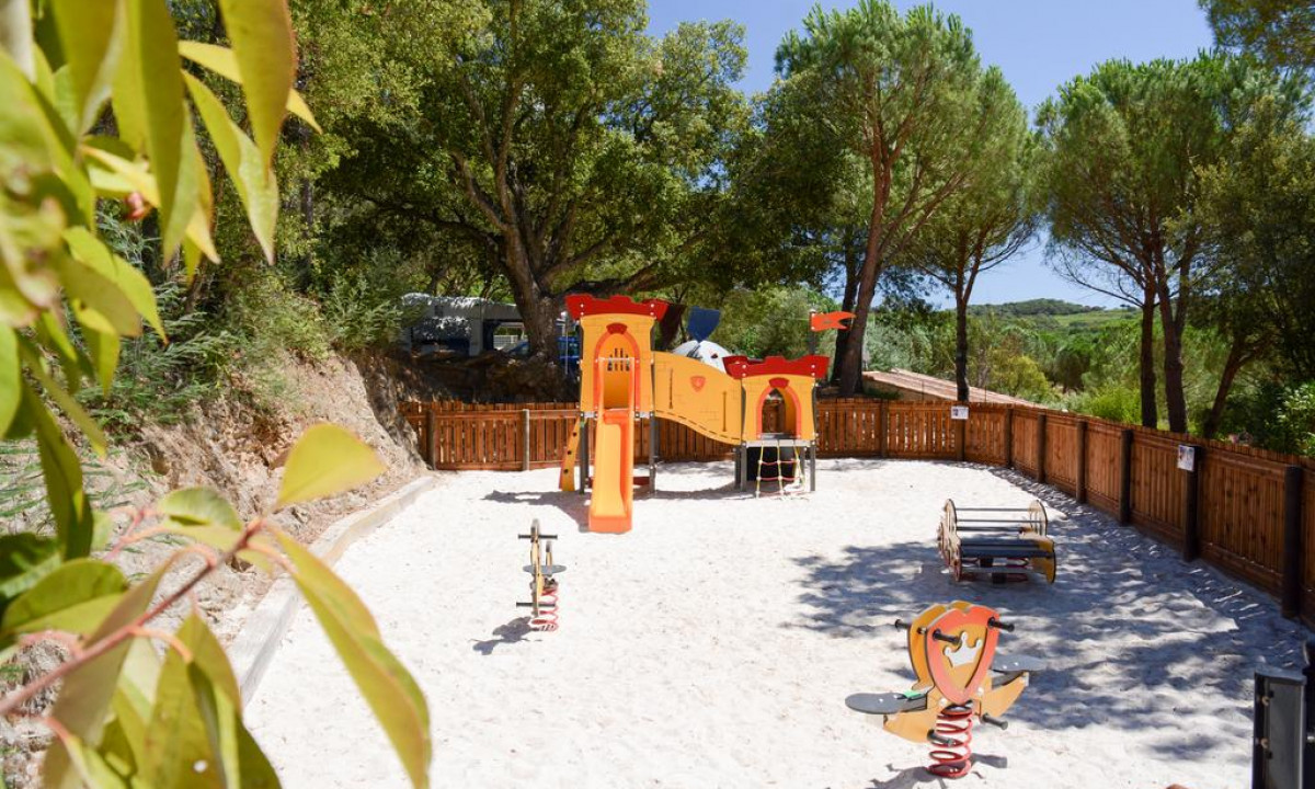 Camping-Le-Domaine-de-Verdagne-speeltuin Camping-Le-Domaine-de-Verdagne-speeltuin
