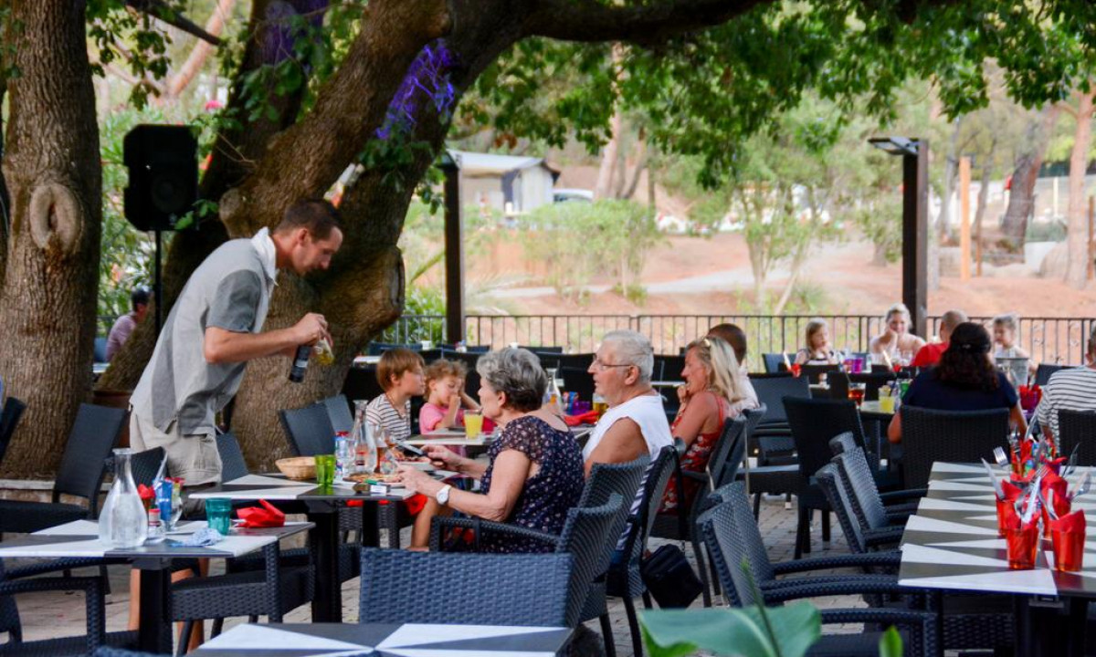 Camping-Le-Domaine-de-Verdagne-terras Camping-Le-Domaine-de-Verdagne-terras
