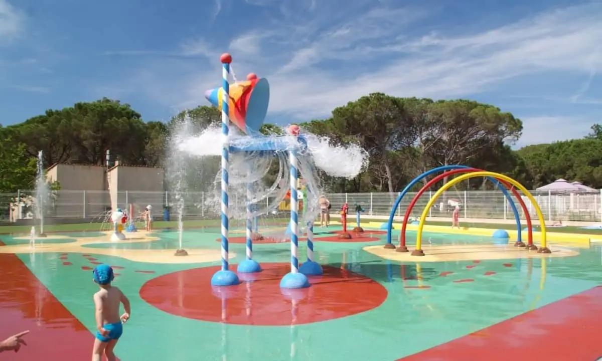 Camping-Parc-Saint-James-Oasis-waterspeeltuin Camping-Parc-Saint-James-Oasis-waterspeeltuin