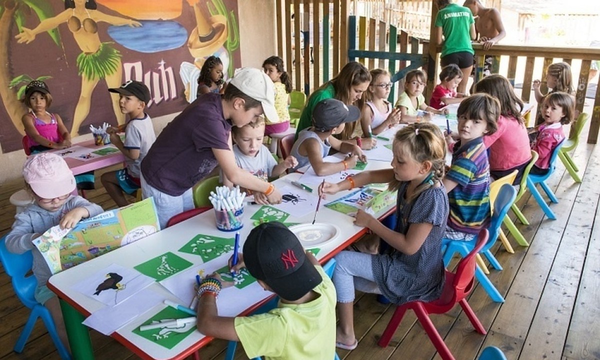 Camping-Holiday-Green-kidsclub Camping-Holiday-Green-kidsclub