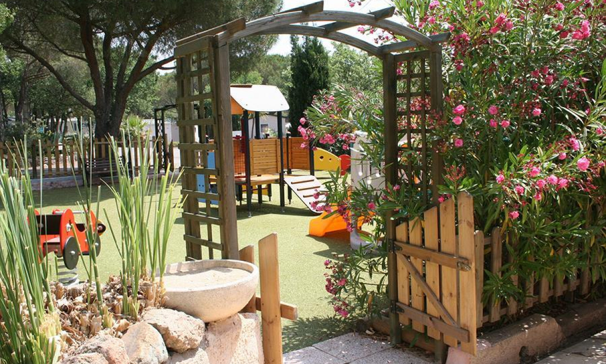 Camping-La-Bastiane-speeltuin Camping-La-Bastiane-speeltuin