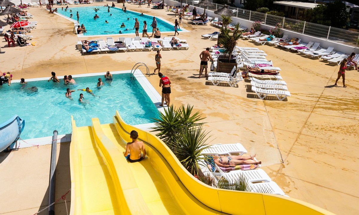 Camping-Les-Embruns-Lège-Cap-Ferret-glijbaan Camping-Les-Embruns-Lège-Cap-Ferret-glijbaan