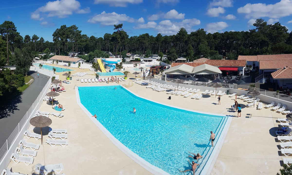 Camping-Les-Embruns-Lège-Cap-Ferret-overzicht-zwembad Camping-Les-Embruns-Lège-Cap-Ferret-overzicht-zwembad