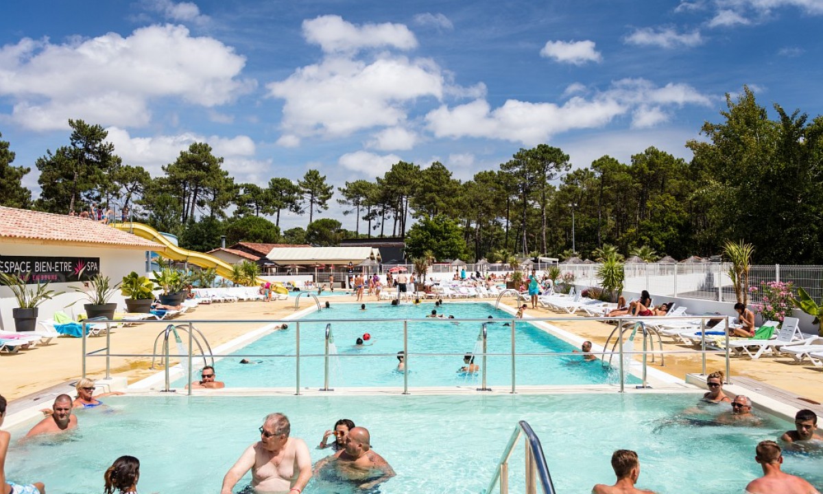 Camping-Les-Embruns-Lège-Cap-Ferret-zwembad Camping-Les-Embruns-Lège-Cap-Ferret-zwembad