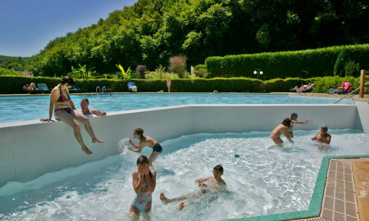 Camping La Riviere in les Eyzies de Tayac, Nouvelle-Aquitaine, France - Photo 3