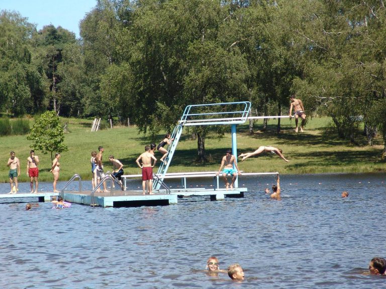 Camping Lac de Miel duikplank 768x576