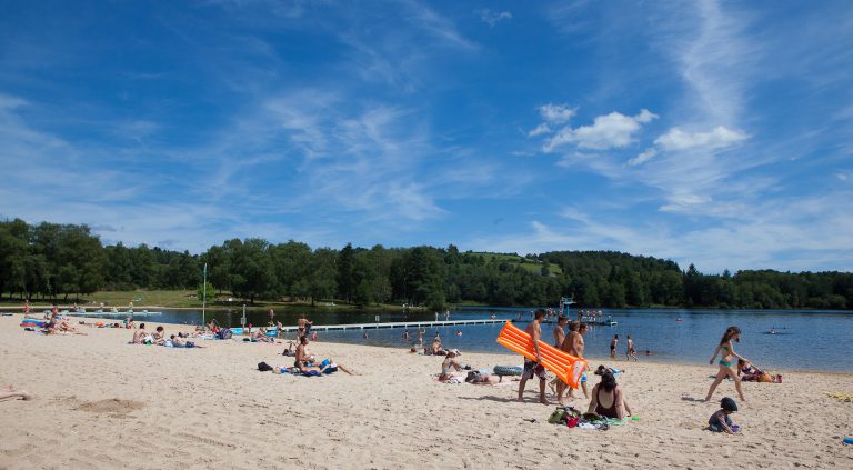 Camping Lac de Miel strand 2 768x423