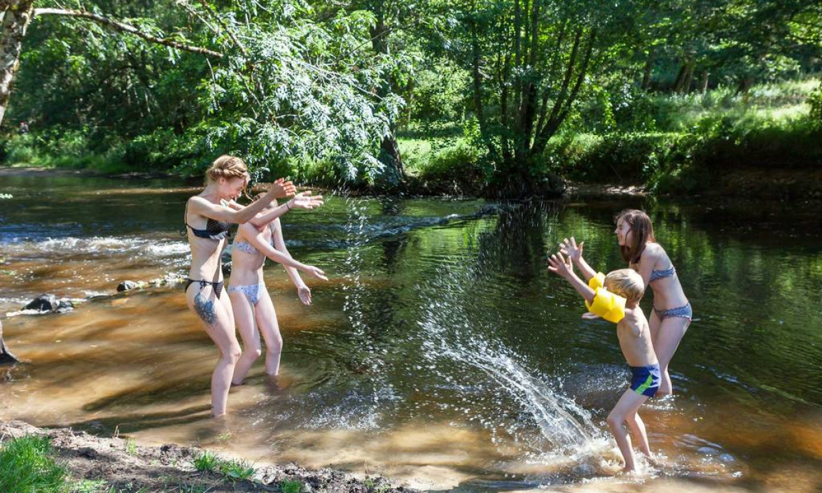 Camping Les Gorges du Chambon in Eymouthiers, Nouvelle-Aquitaine, France - Photo 2