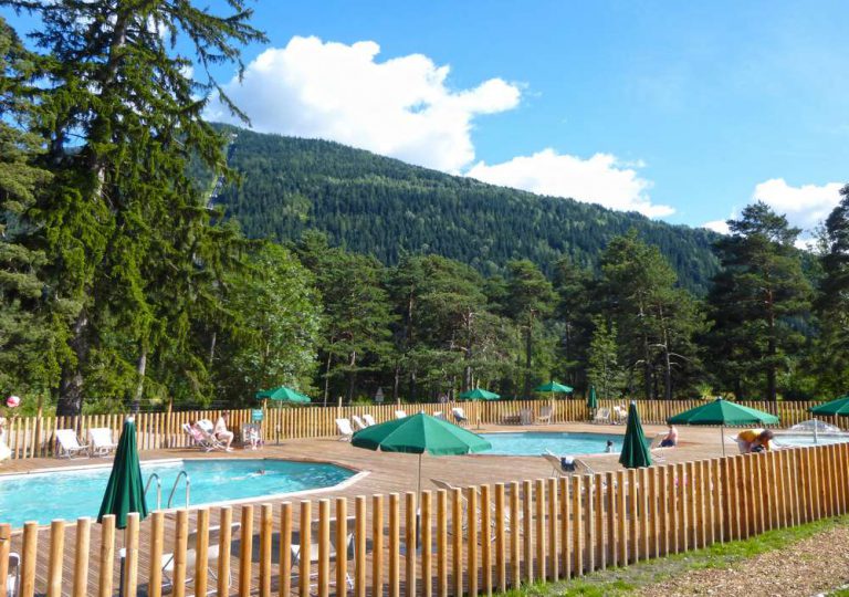 Camping Huttopia Bourg Saint Maurice zwembad 768x540