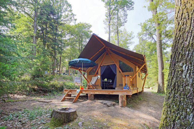 Camping Huttopia Bozel en Vanoise lodgetenetn verhuur 768x512