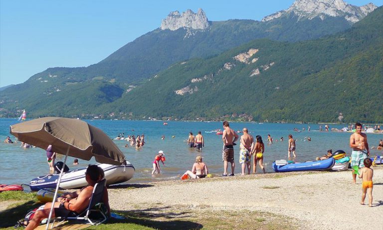 Camping La Nublière strand 768x461