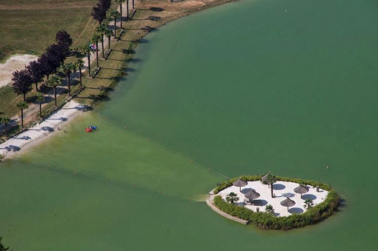 Camping Lac des 3 Vallées eiland 768x511