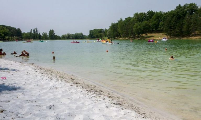 Camping Lac des 3 Vallées meer 2 768x461