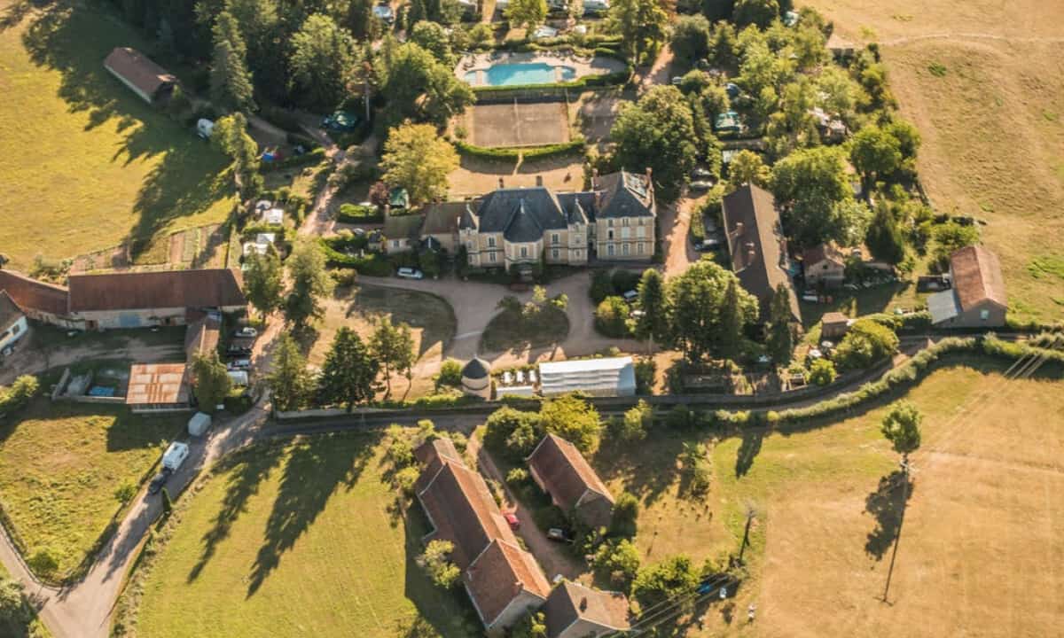 Camping Chateau de Montrouant in Gibles photo 5