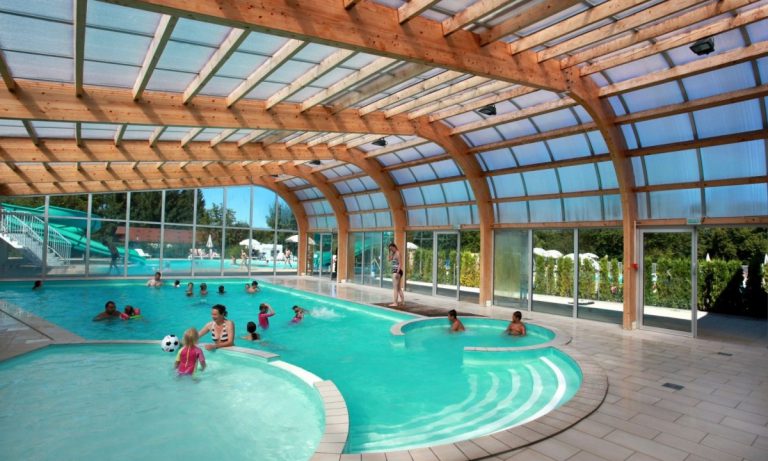 Camping Le Fayolan overdekt zwembad 768x461