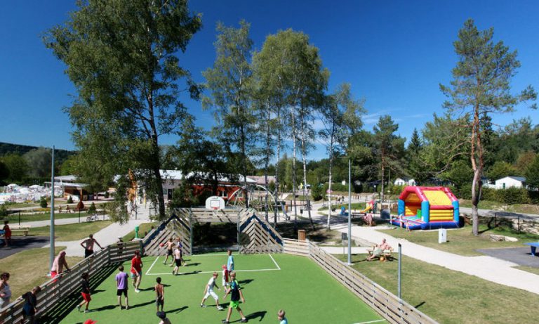 Camping Le Fayolan sportveld 768x461
