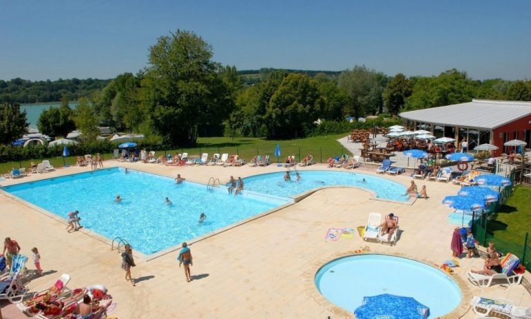 Camping Le Fayolan zwembad overzicht 768x461