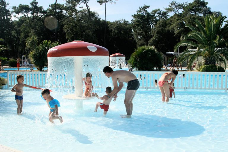 Camping Le Logis waterspeeltuin 768x512