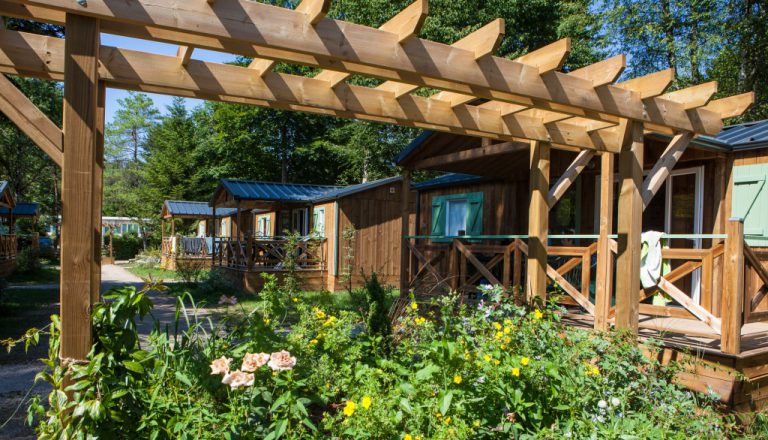 Camping Le Moulin Patornay chalet verhuur 768x440
