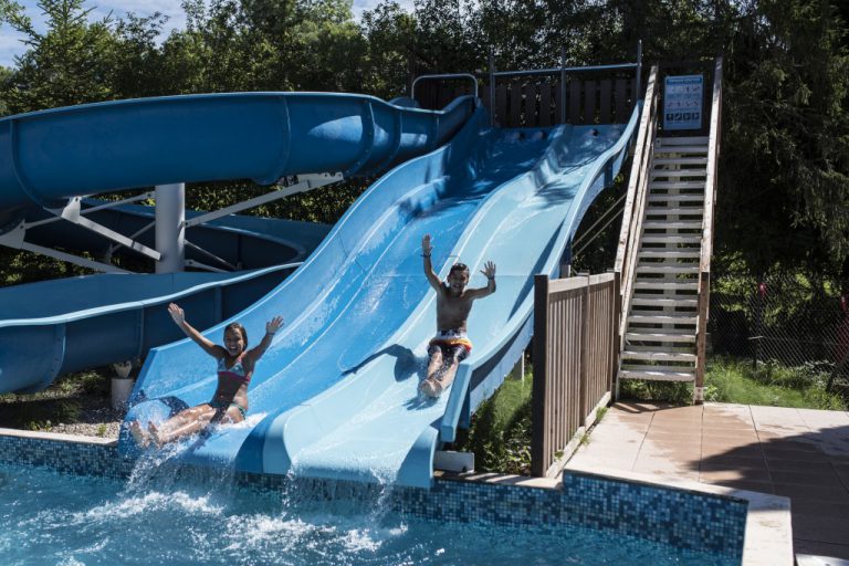 Camping Le Moulin Patornay glijbaan 768x512