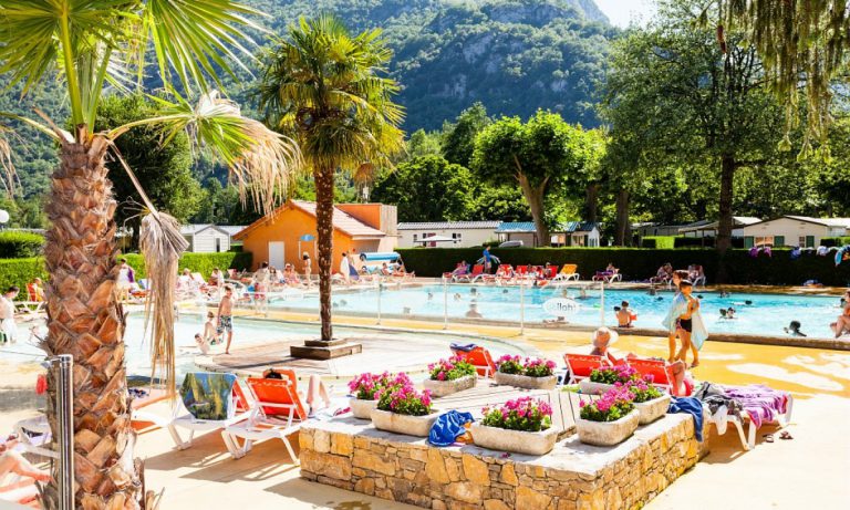 Camping Le Pré Lombard zwembad 2 768x461