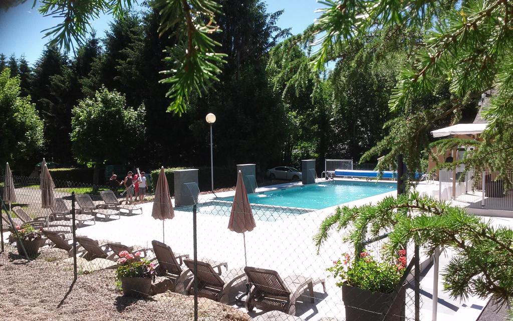 Camping Bois de Gravière in Besse-et-Saint-Anastaise photo 3