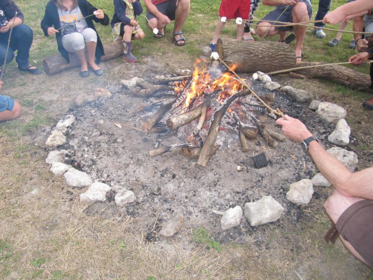 Camping Ferme de Prunay kampvuur 768x576