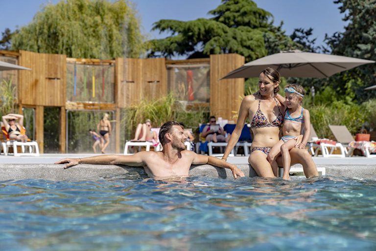 Camping International Maisons Laffitte camping Parijs zwembad 768x512