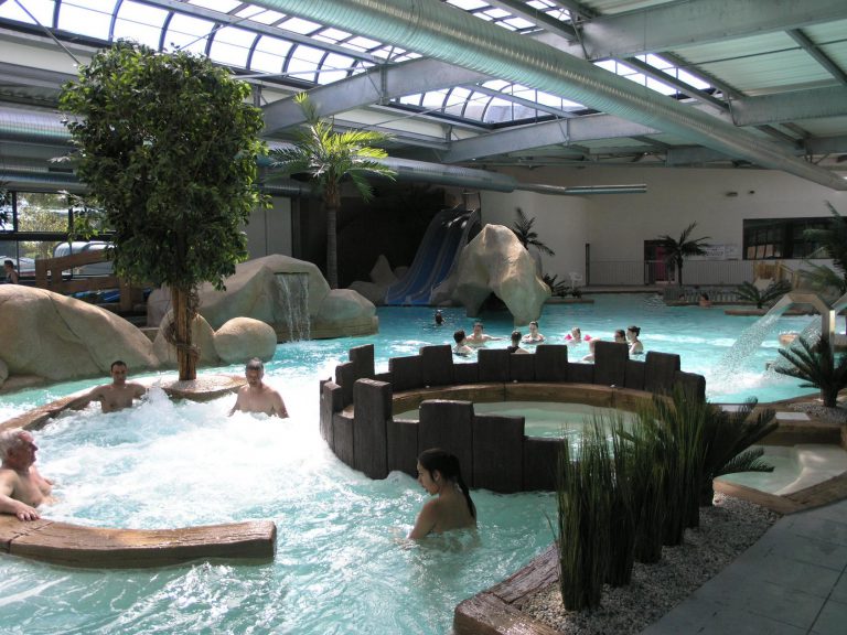 Camping L Océan overdekt zwembad 768x576