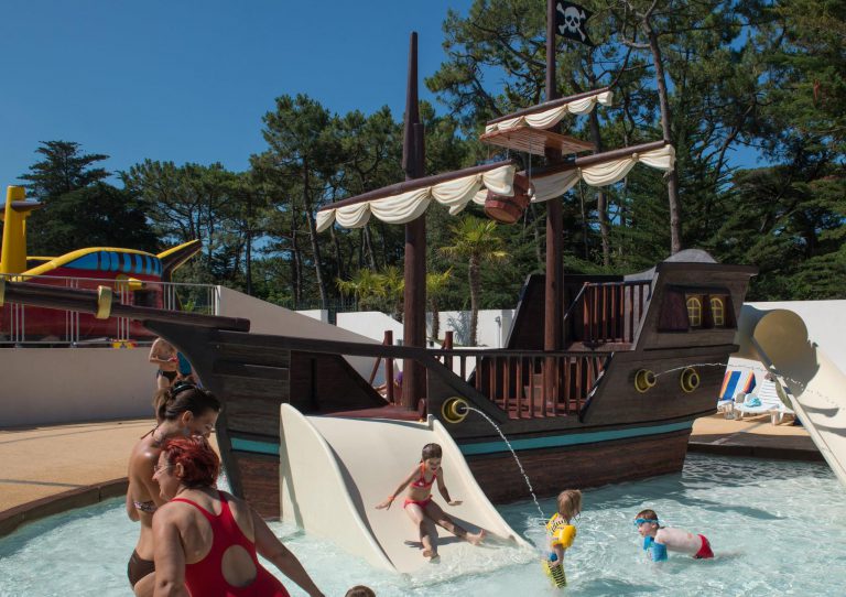 Camping L Océan waterspeeltuin 2 768x542