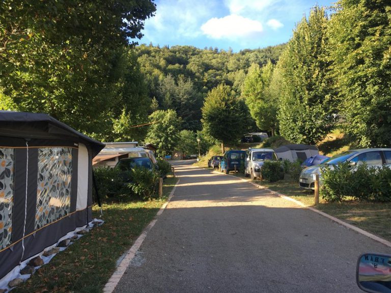 Camping Le Mas des Sédariès staanplaatsen 2 768x576