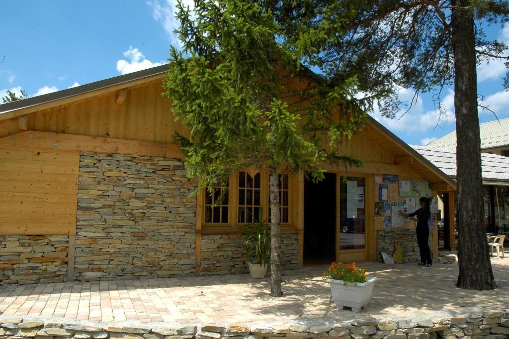 campsite l'Etoile des Neiges in Montclar, Provence-Alpes-Côte d'Azur, France - Photo 3