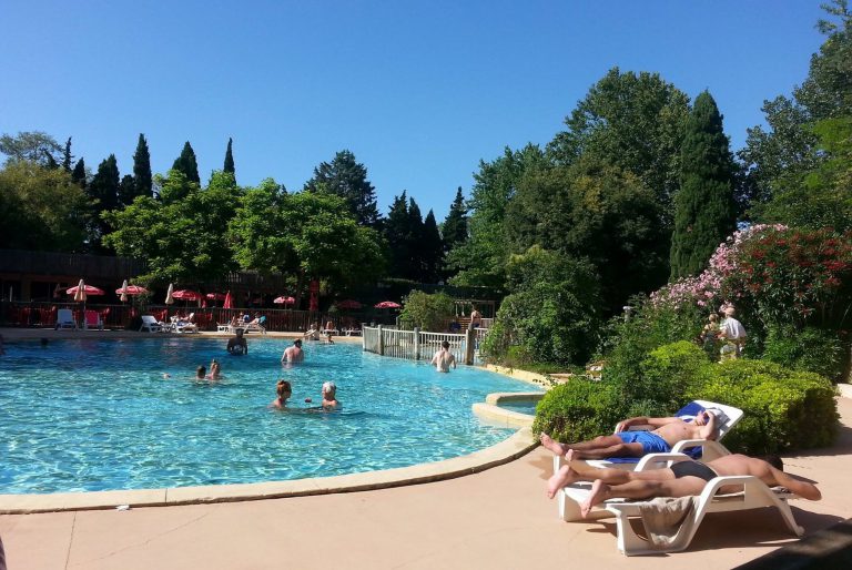 Camping du Pont d Avignon zwembad 768x514