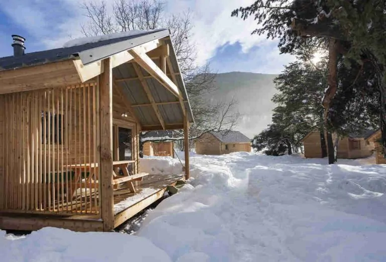 Campinga Huttopia Vallouise wintersport chalet huren 768x521