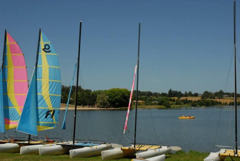 Camping Des Lacs in Pressignac zeilen 768x514