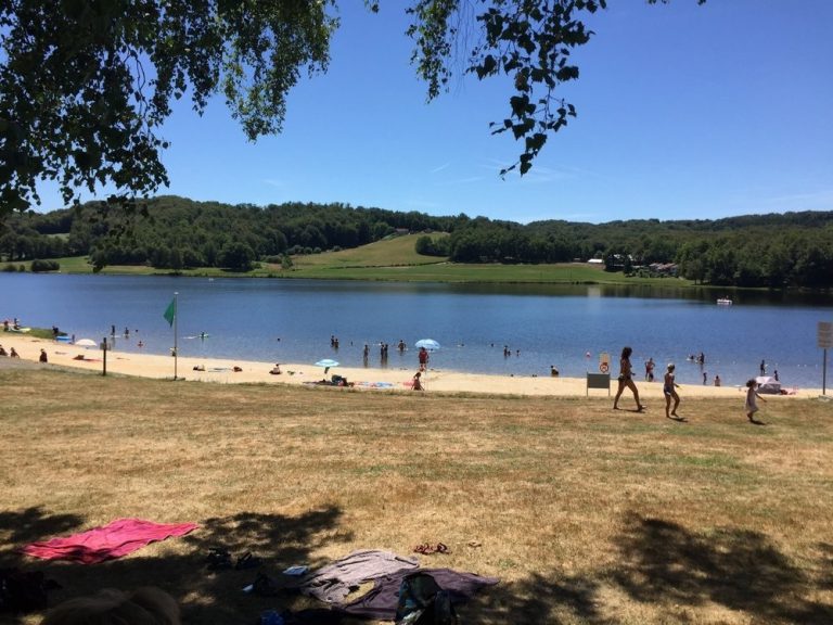 Camping Domaine Les Teuillères meer 768x576