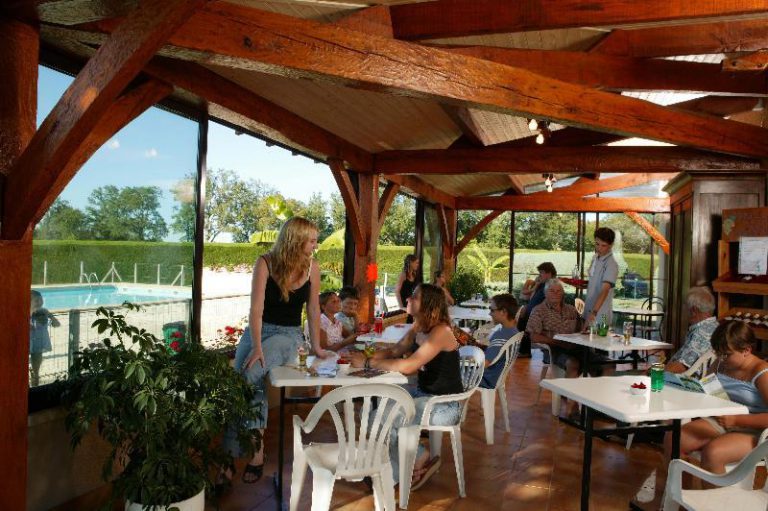 Camping La Nouvelle Croze Dordogne restaurant 768x511