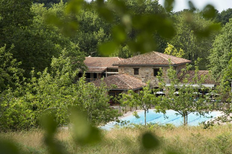 Camping Le Col d Ibardin zwembad 768x512