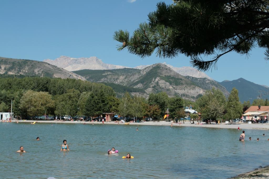 Camping Les Rives du Lac Veynes in Veynes, Provence-Alpes-Côte d'Azur, France photo 2